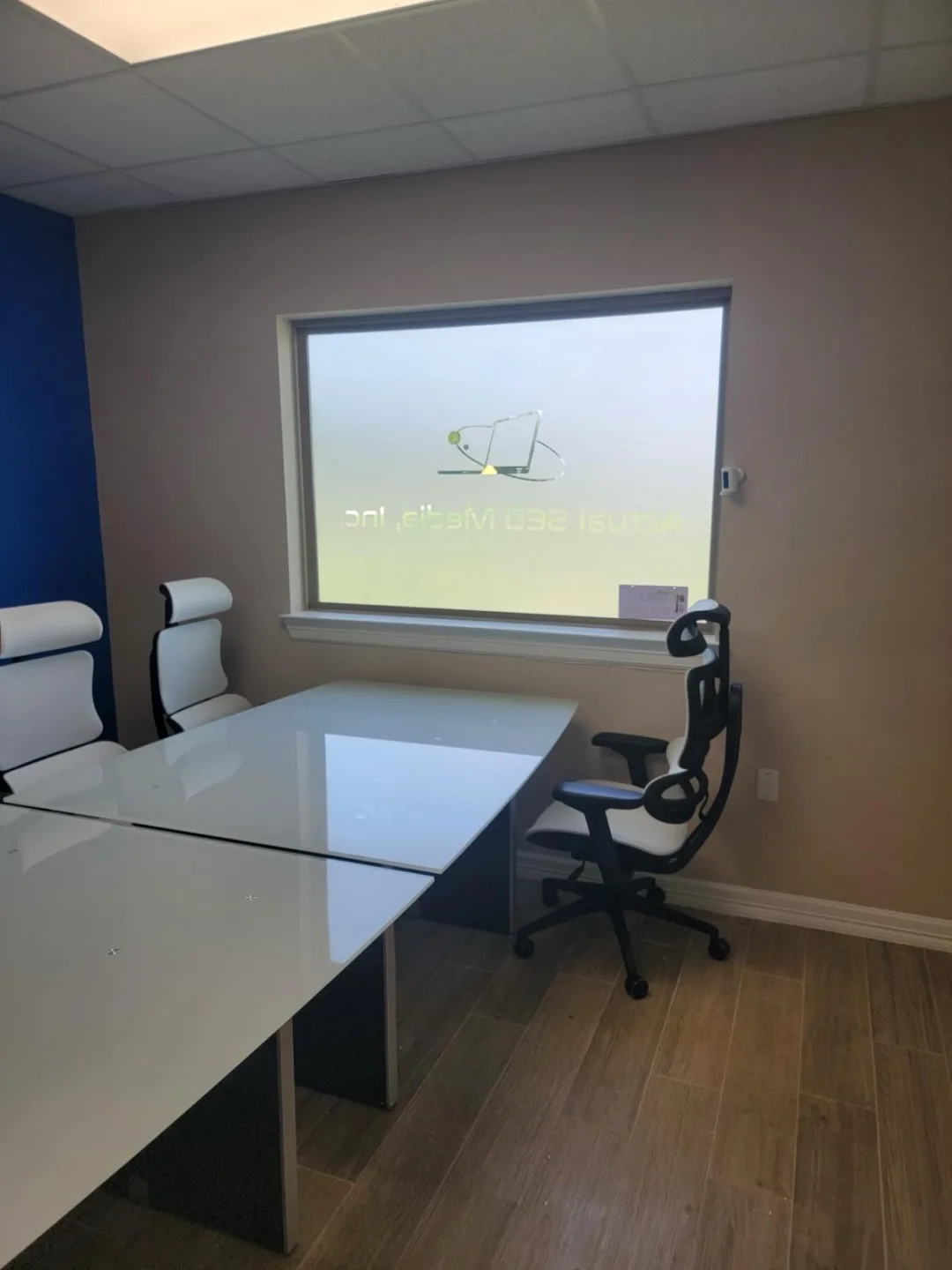 Private consultation room at Actual SEO Media, Inc.'s Tomball Parkway office