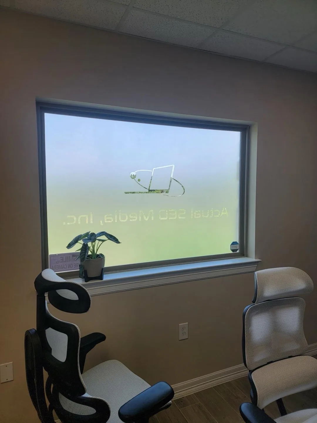 Client lounge seating at the Actual SEO Media, Inc. Tomball Parkway office