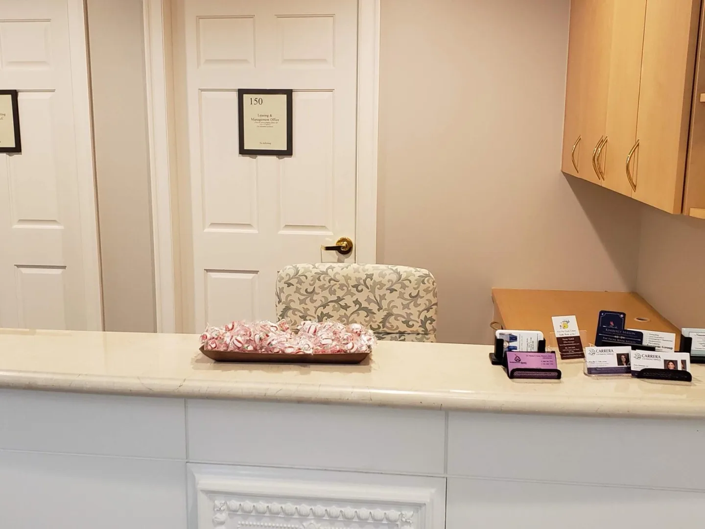 Front desk area of the Actual SEO Media, Inc. Woodlands office suite