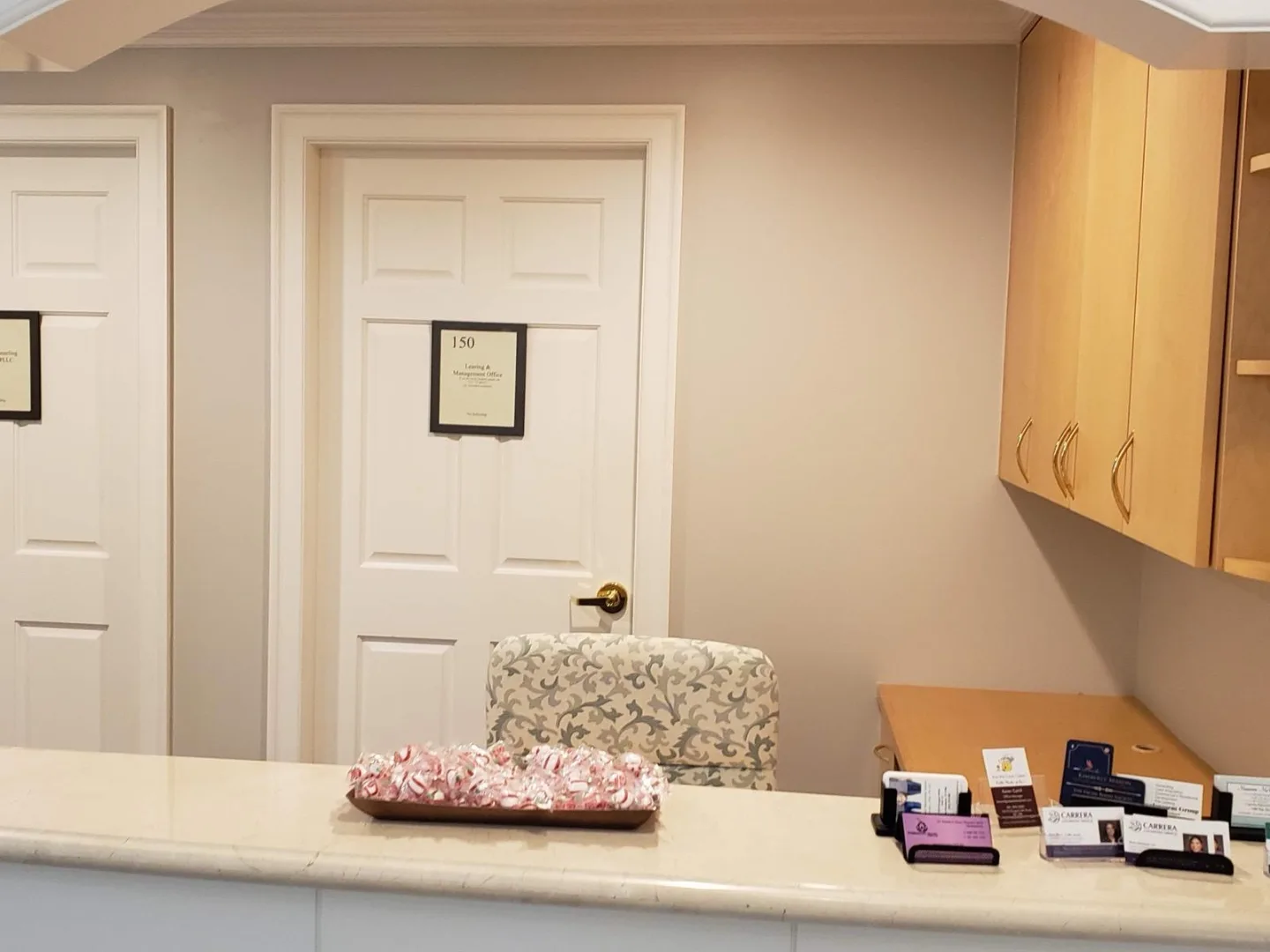 Front desk and lobby area serving the Actual SEO Media, Inc. Woodlands suite